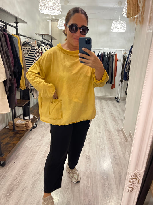 Camiseta Olivia oversize mostaza