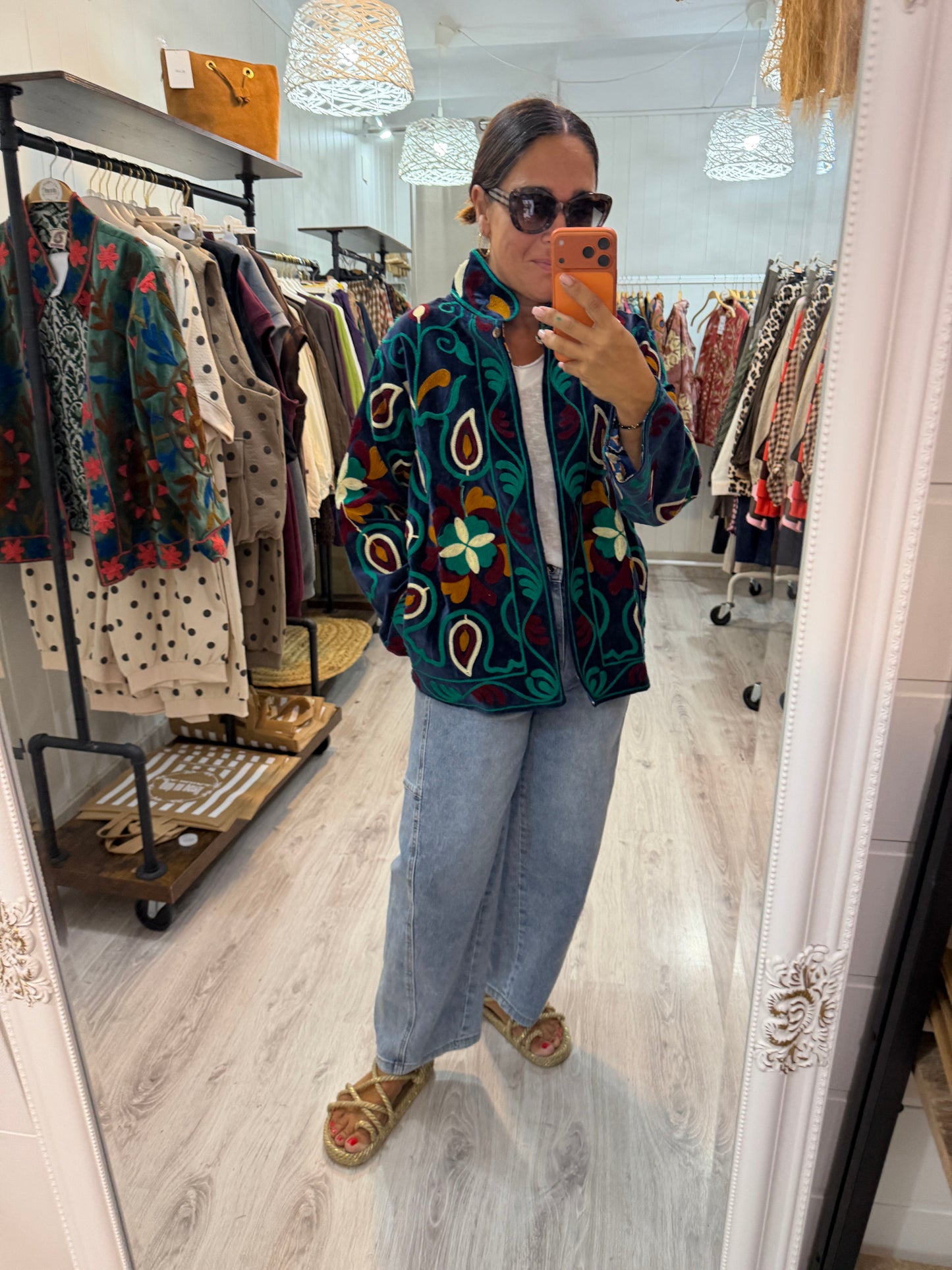 Chaqueta Suzani terciopelo petróleo, burdeos y mostaza