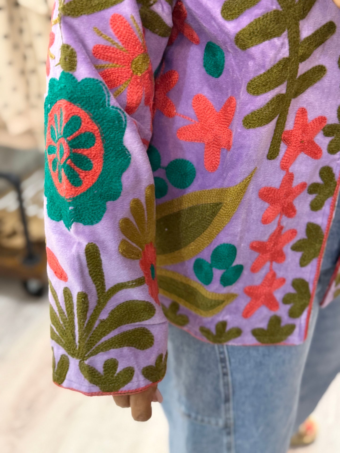 Chaqueta Suzani terciopelo lila, verde, salmón