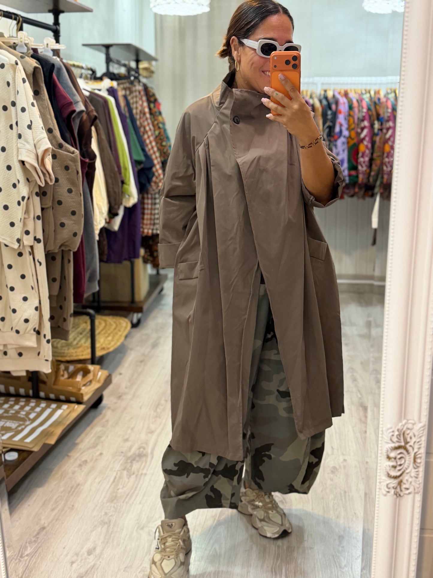 Gabardina Kokoro oversize taupe