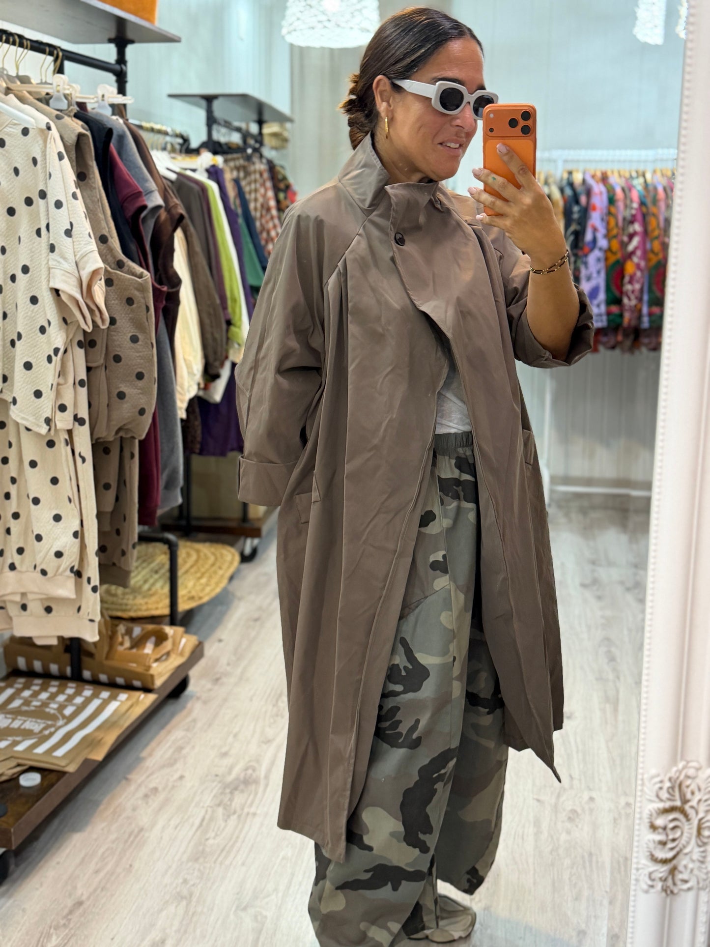 Gabardina Kokoro oversize taupe