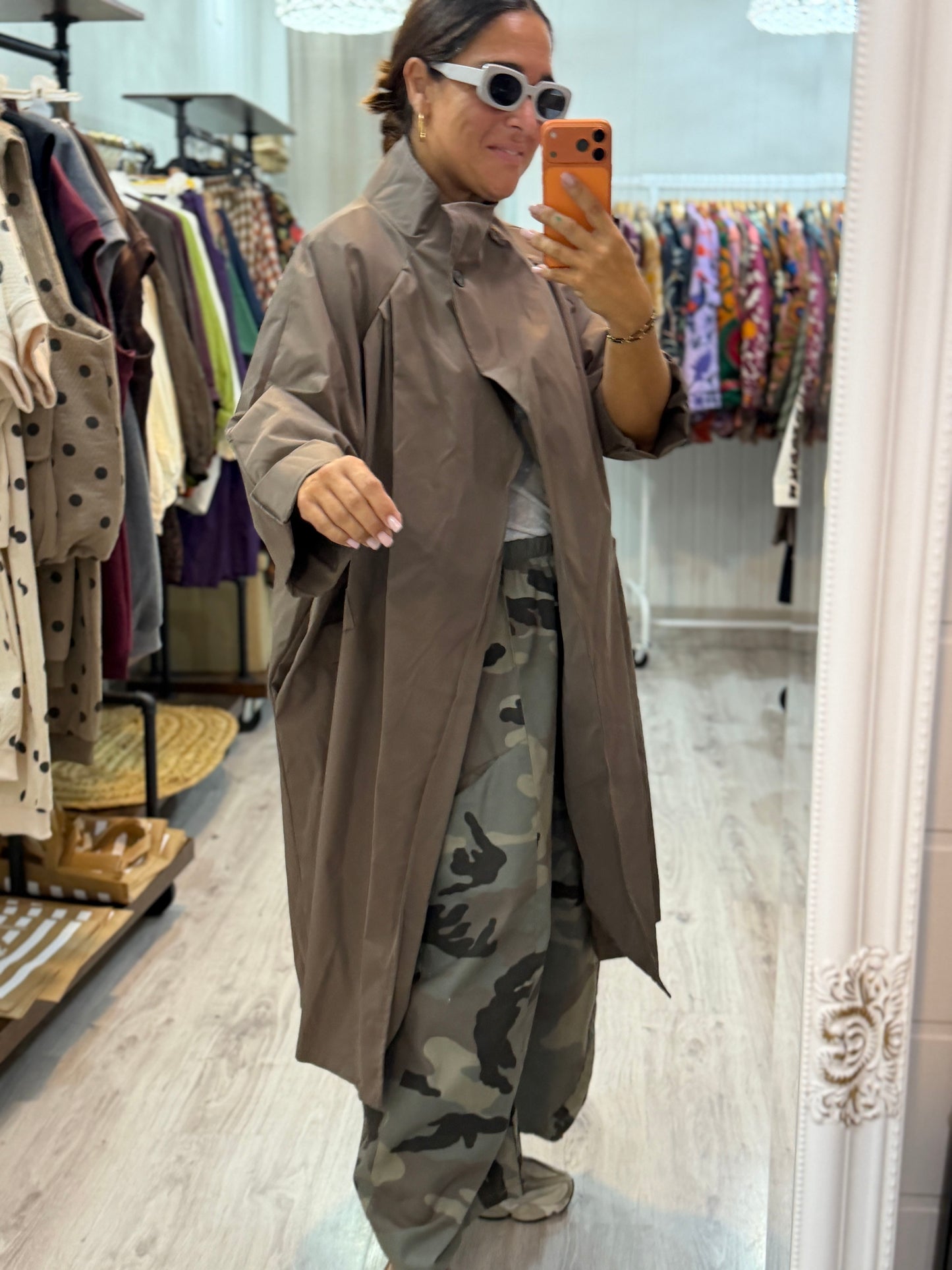 Gabardina Kokoro oversize taupe