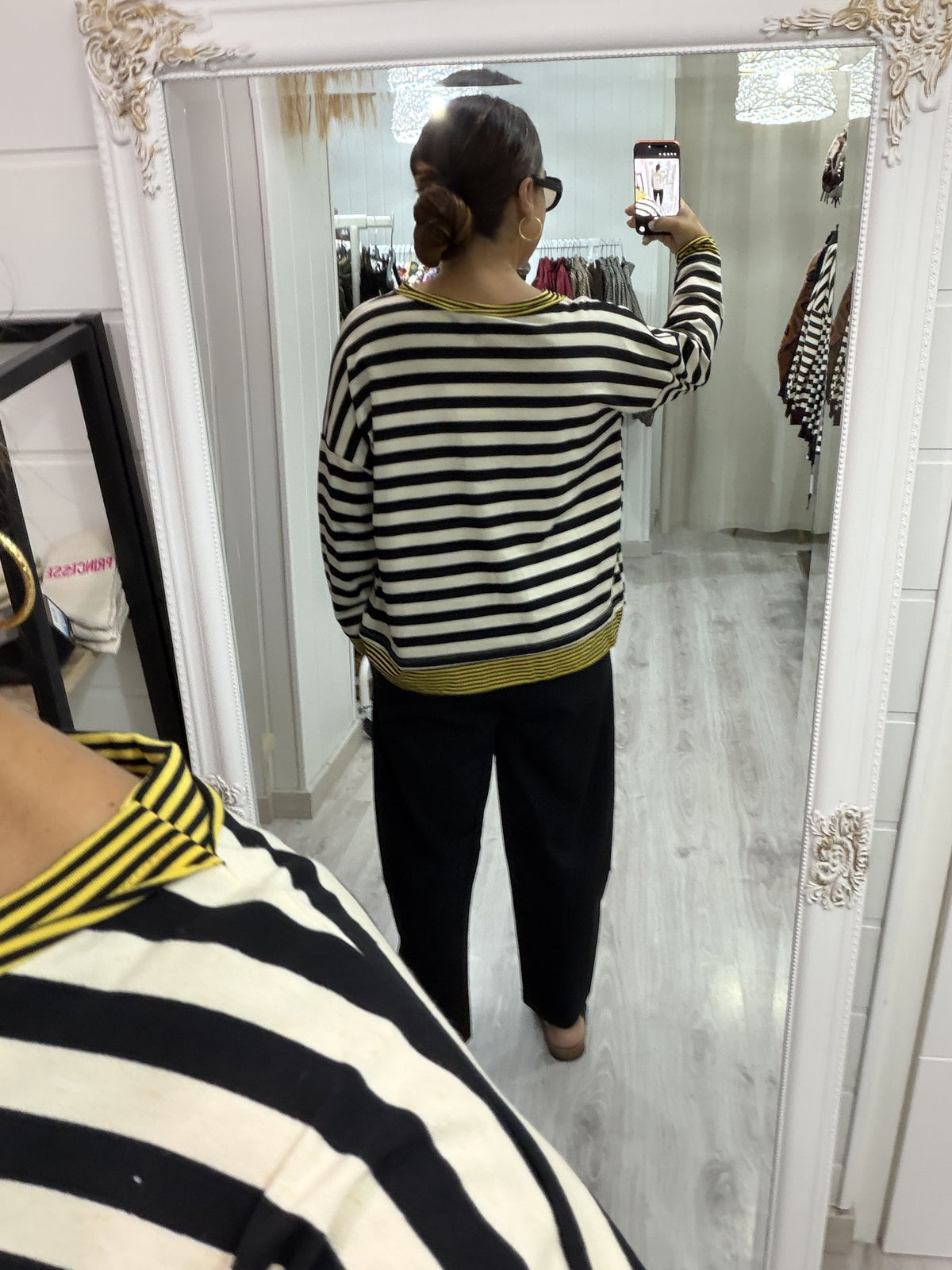Sudadera Bermeo oversize negro y amarillo