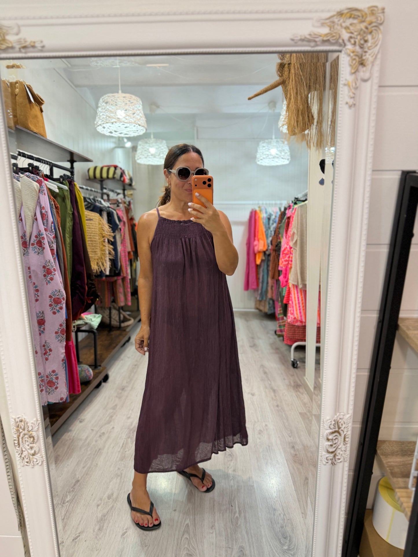 Vestido minimal botones espalda berenjena