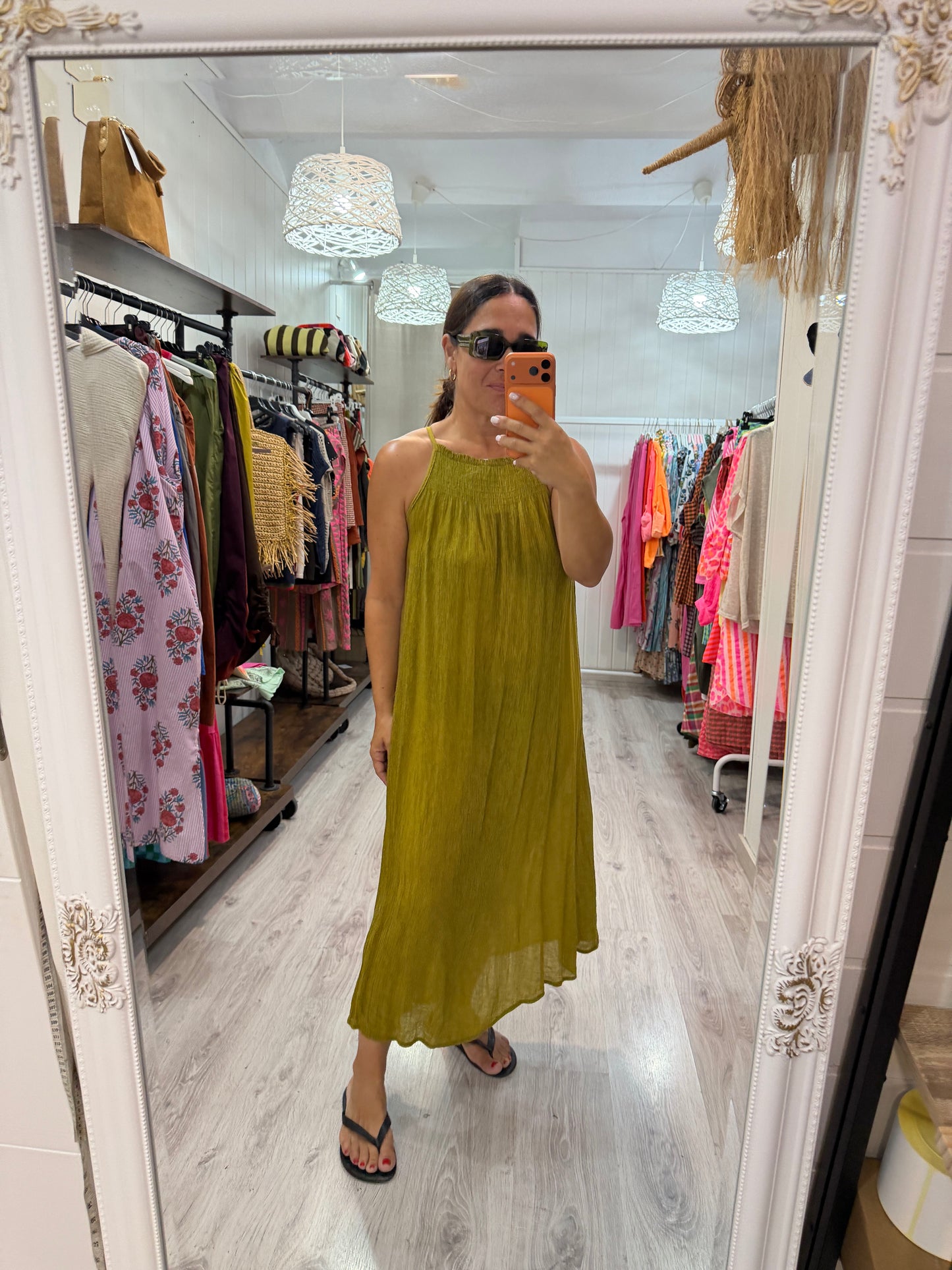 Vestido minimal botones espalda pistacho