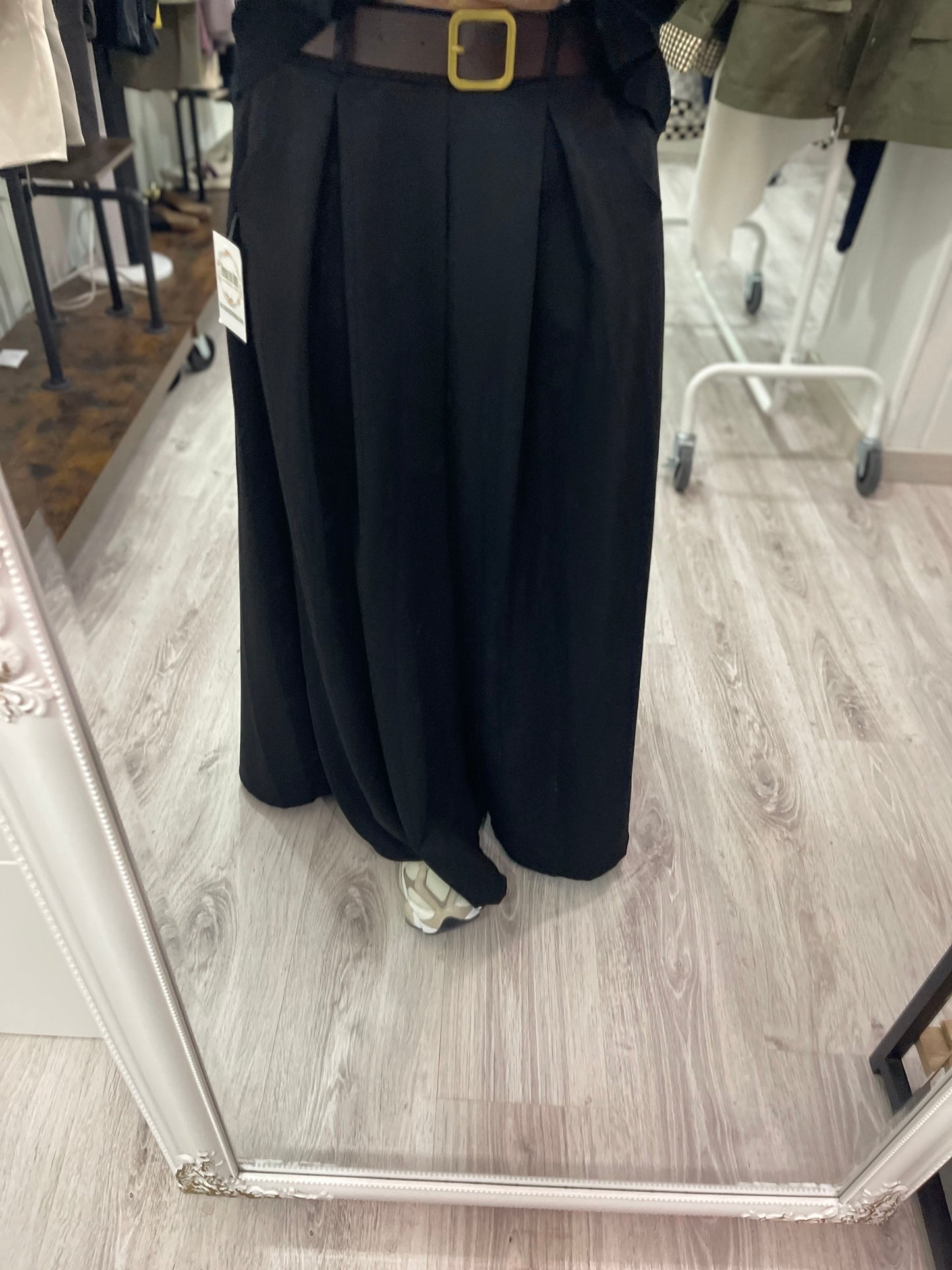 Pantalón Tessa efecto falda negro