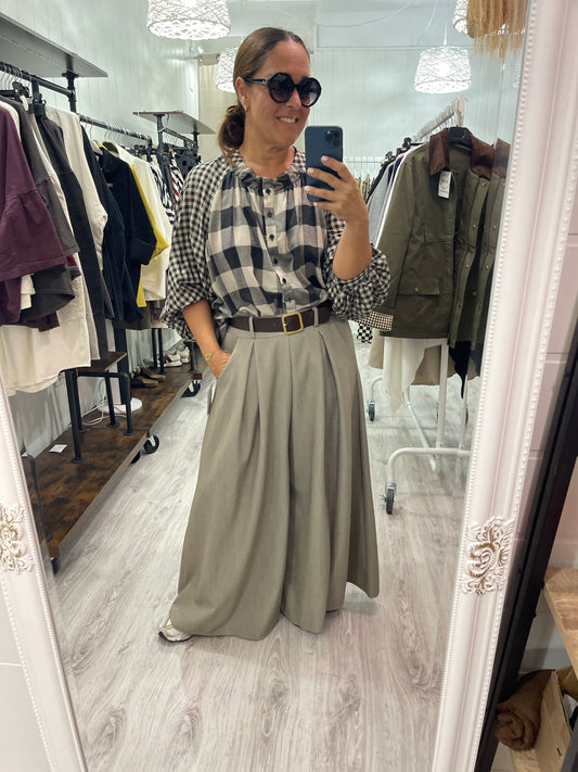 Pantalón Tessa efecto falda taupe