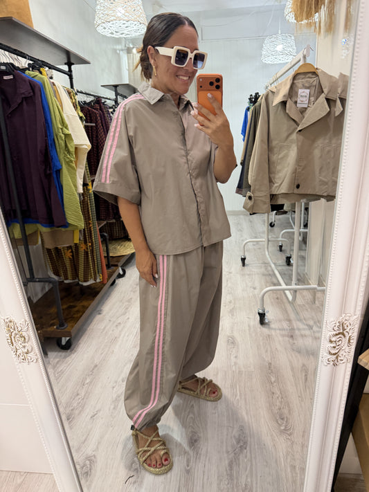 Conjunto Retro beige y rosa