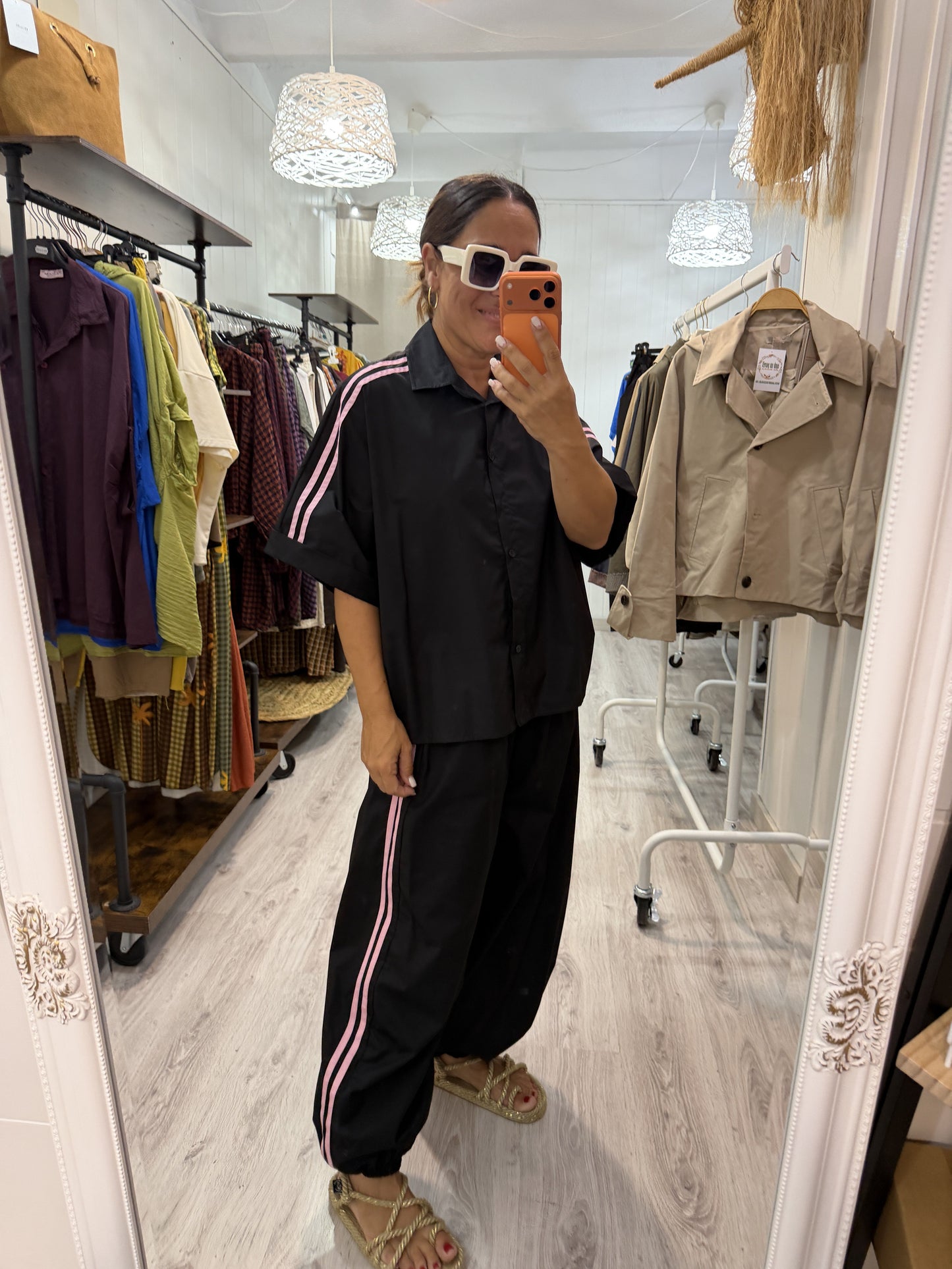 Conjunto Retro negro y rosa