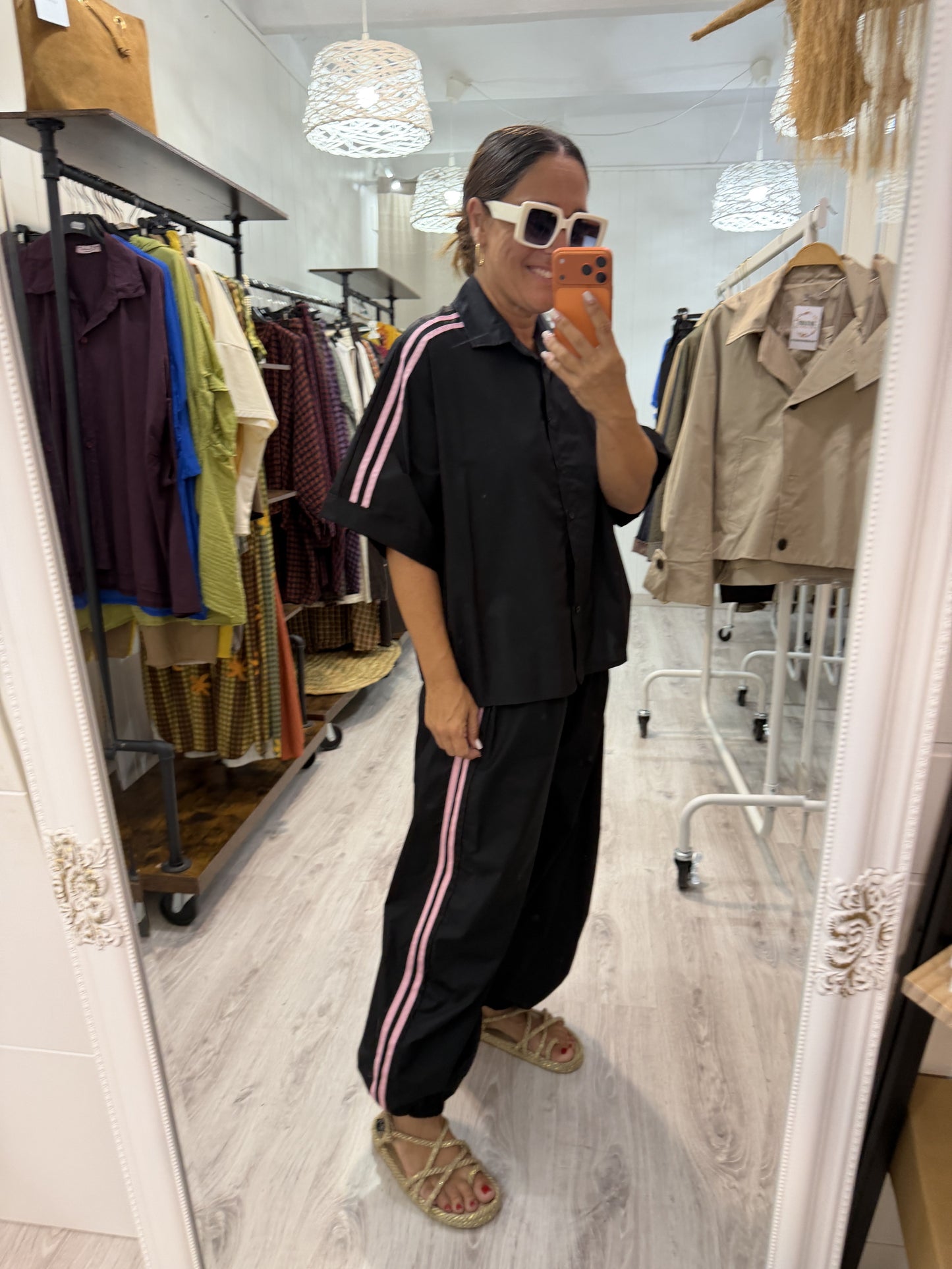 Conjunto Retro negro y rosa