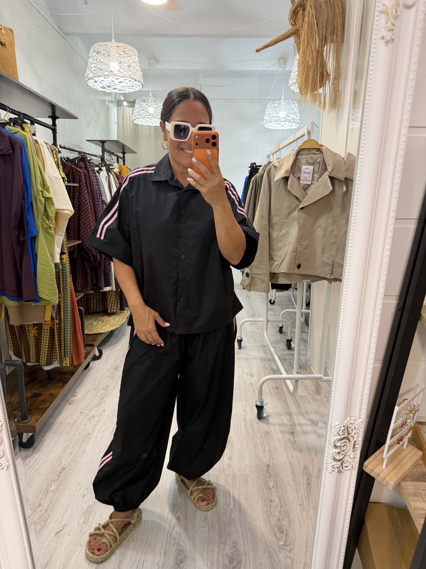 Conjunto Retro negro y rosa