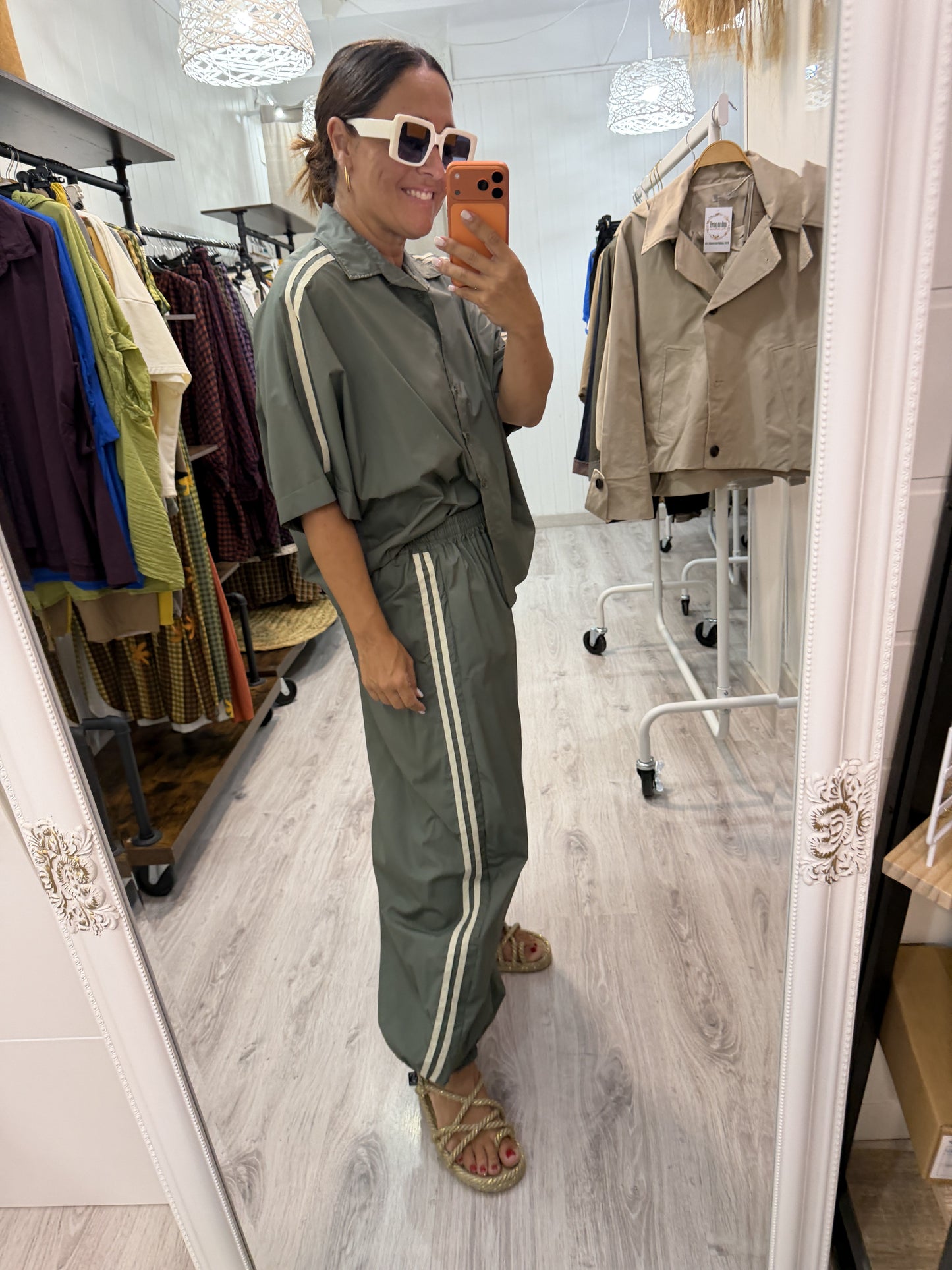 Conjunto Retro kaki y beige