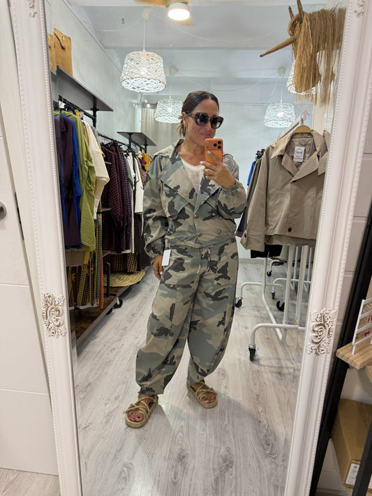 Chaqueta camuflaje beige