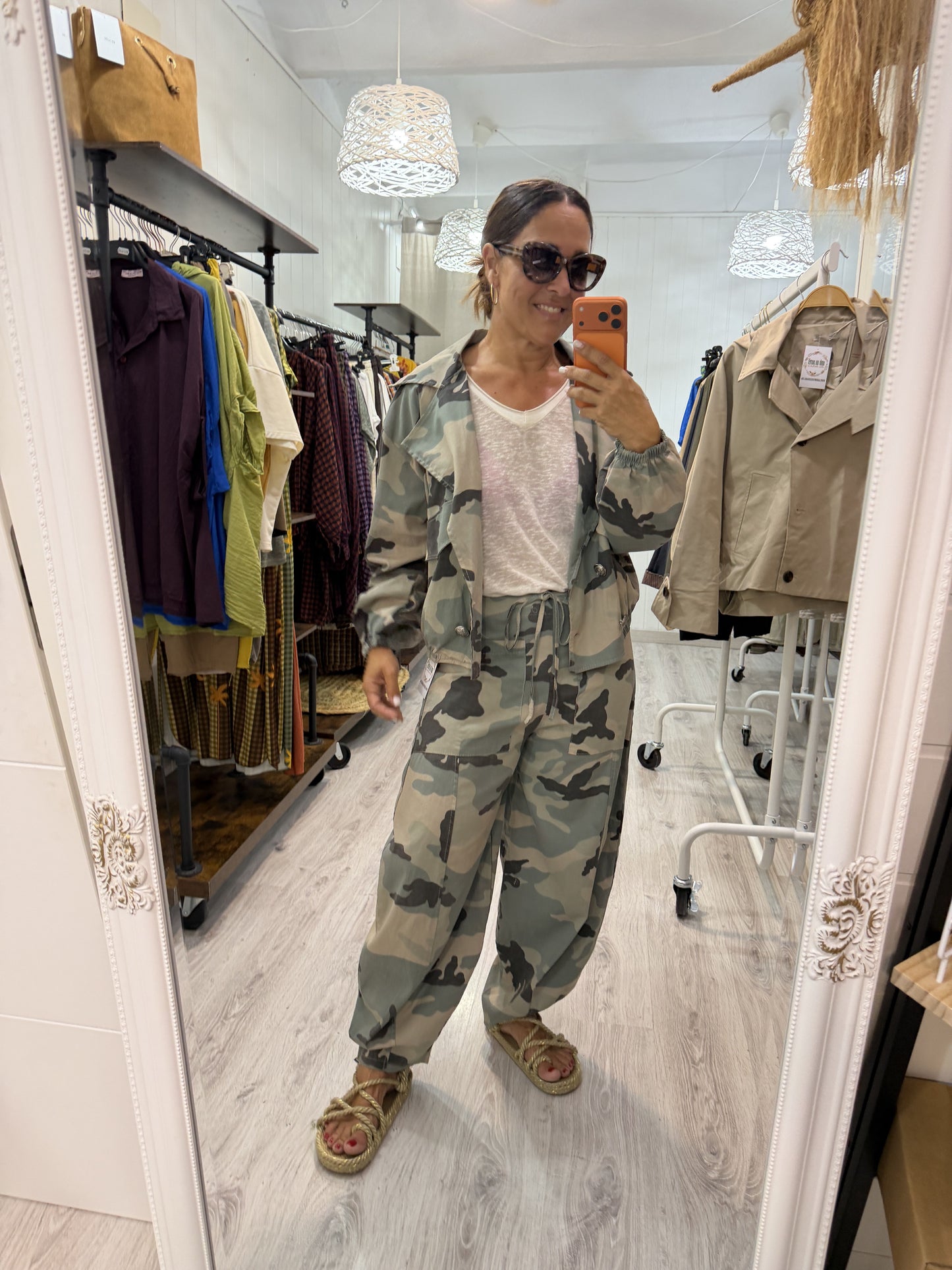 Pantalón Barrel camuflaje beige