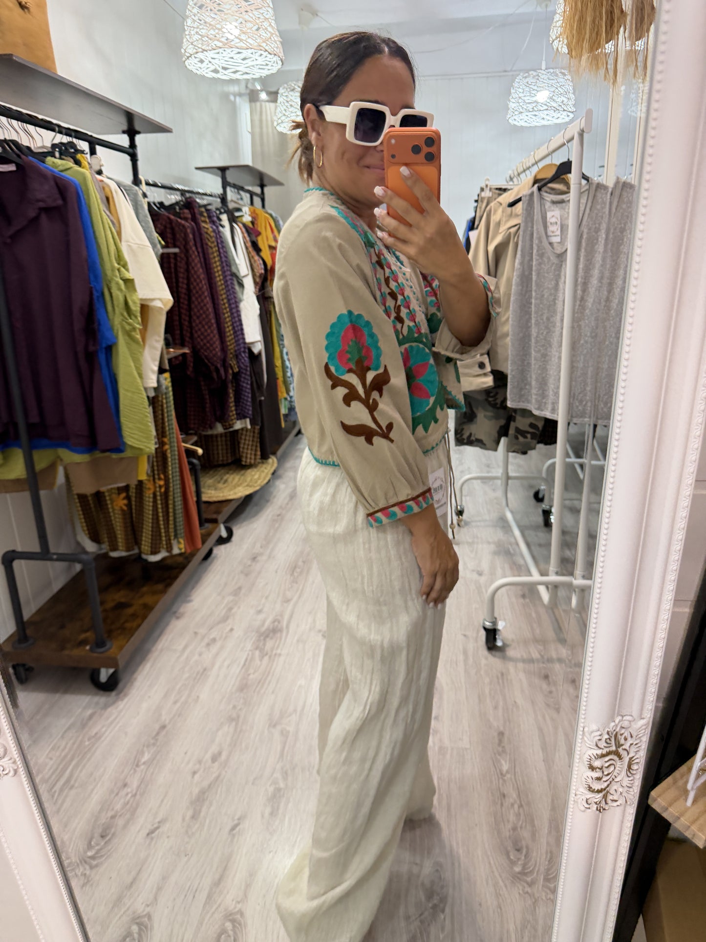 Chaqueta Boho bordada buganvilla beige