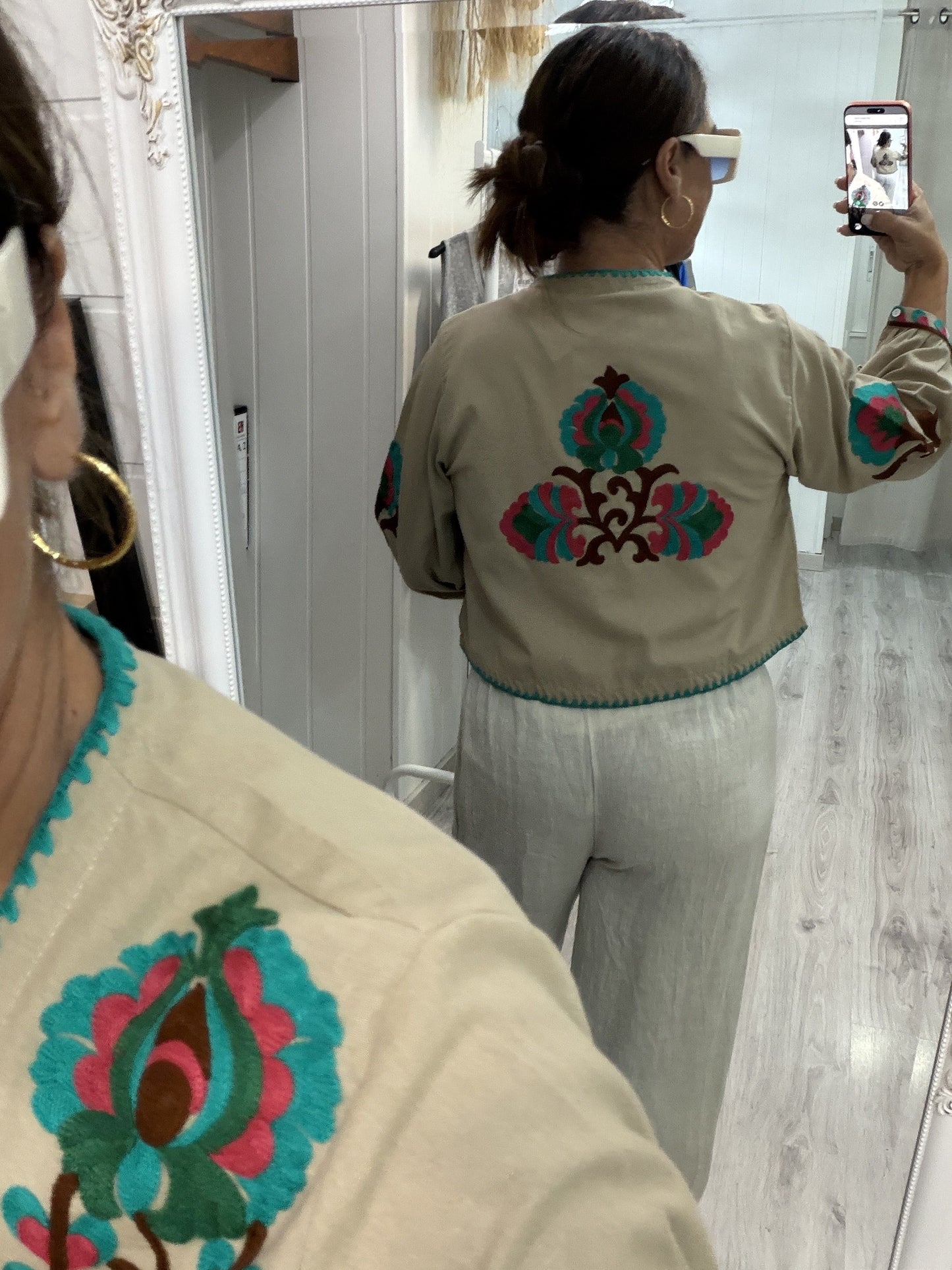 Chaqueta Boho bordada buganvilla beige