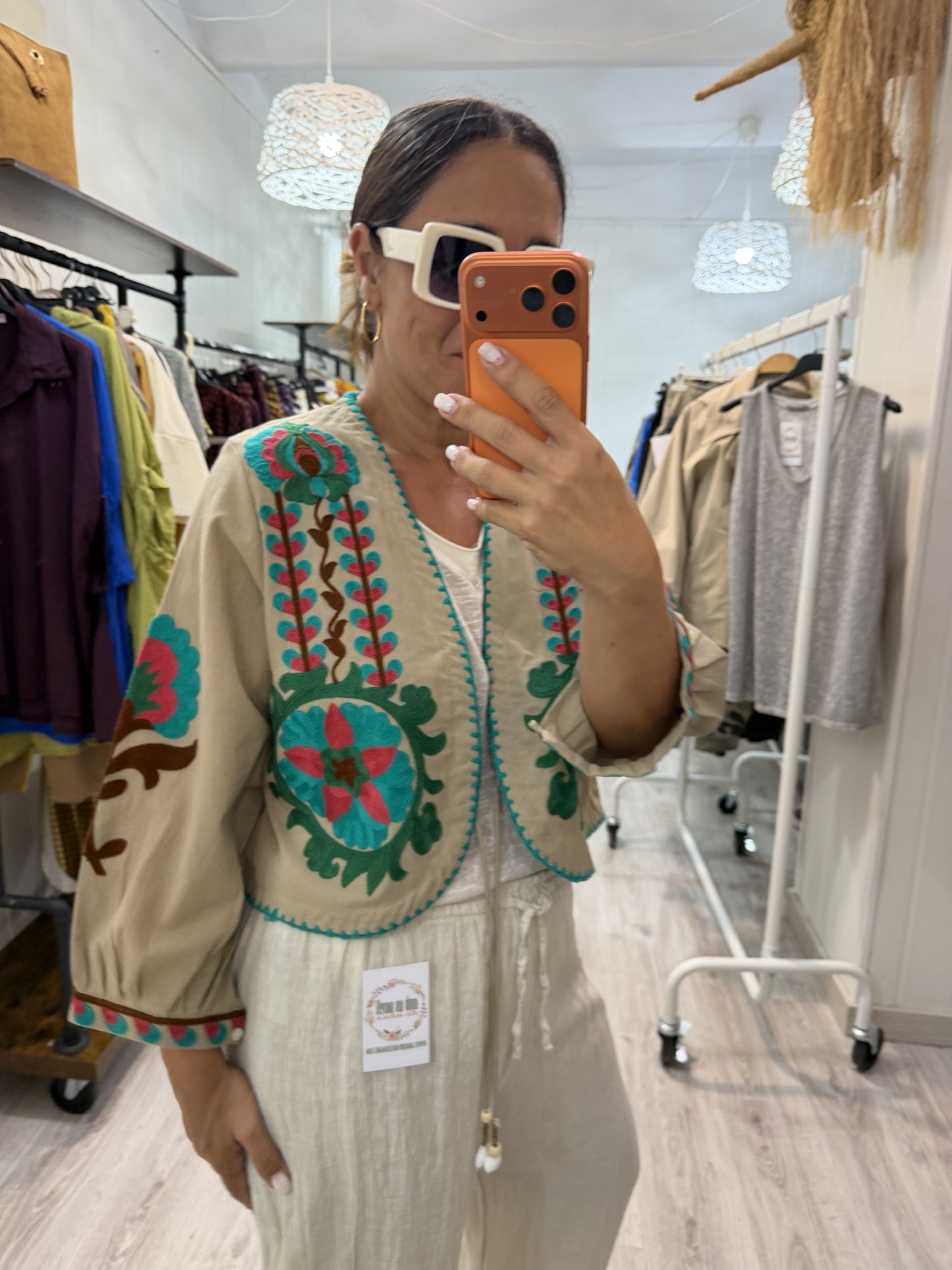 Chaqueta Boho bordada buganvilla beige