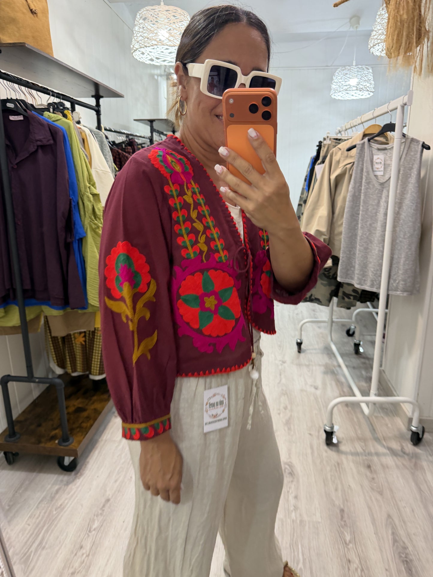 Chaqueta Boho bordada buganvilla burdeos