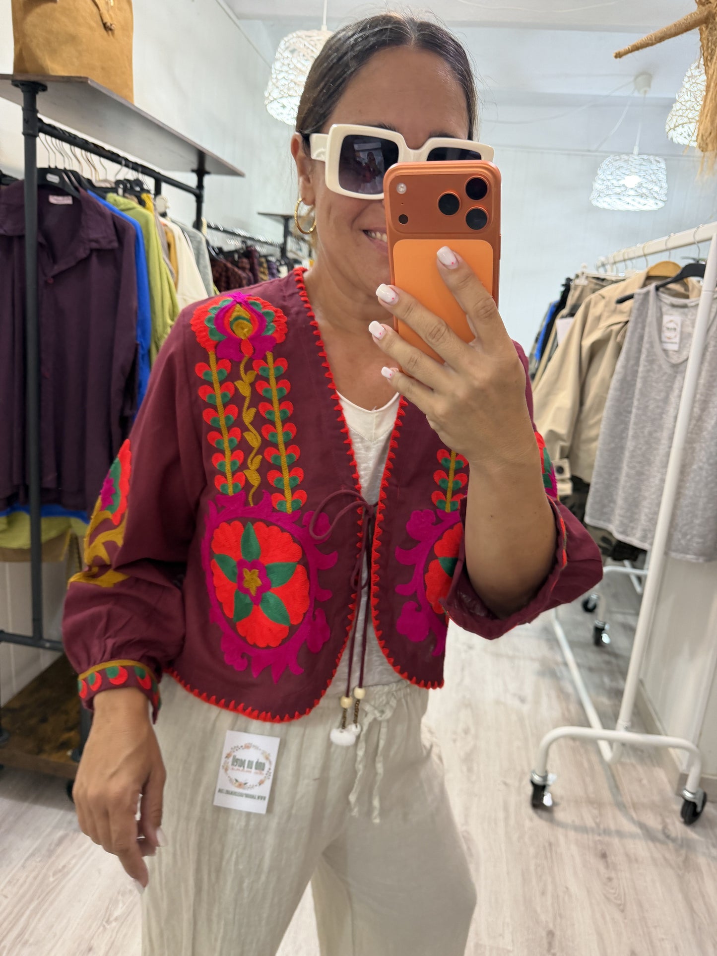 Chaqueta Boho bordada buganvilla burdeos