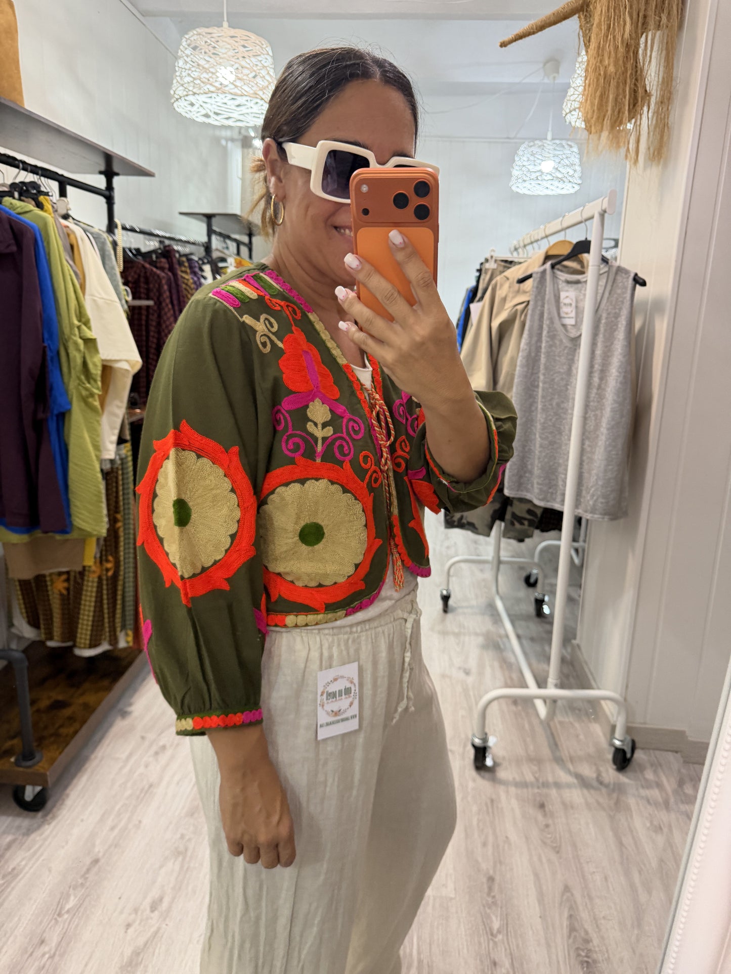 Chaqueta Boho bordada camelia kaki