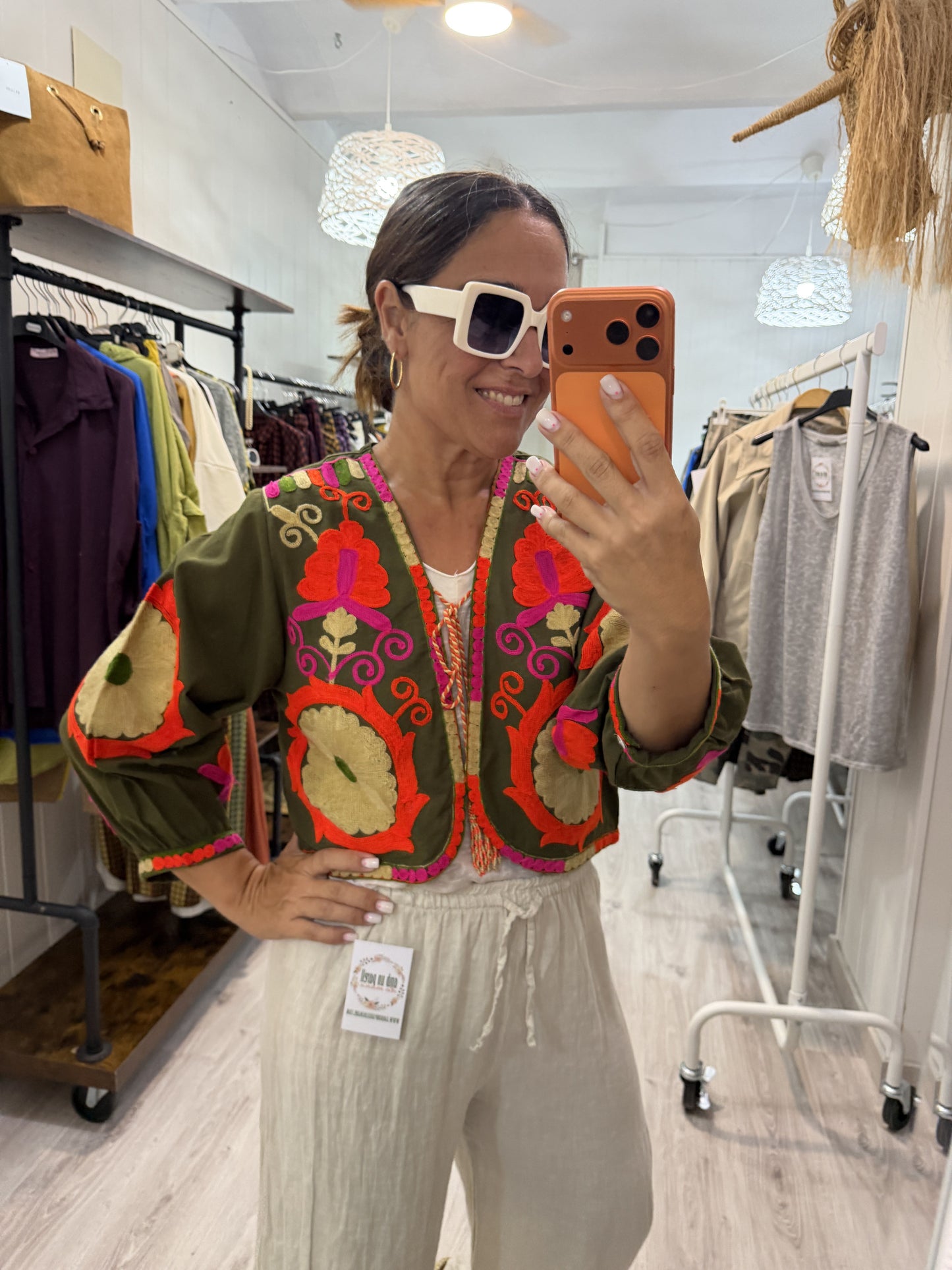 Chaqueta Boho bordada camelia kaki