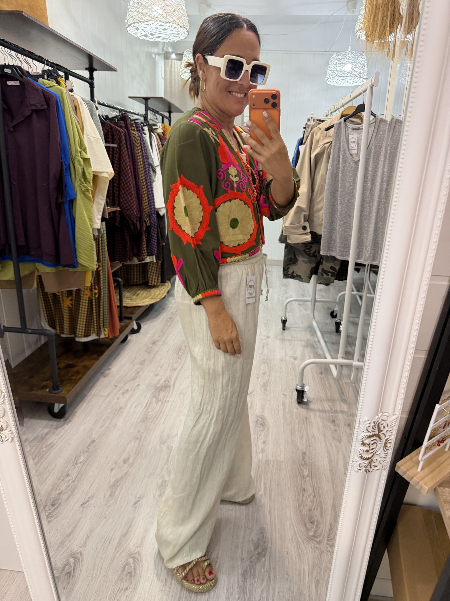 Chaqueta Boho bordada camelia kaki
