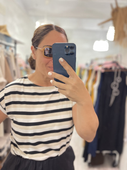 Camiseta Navy negro, beige y blanco