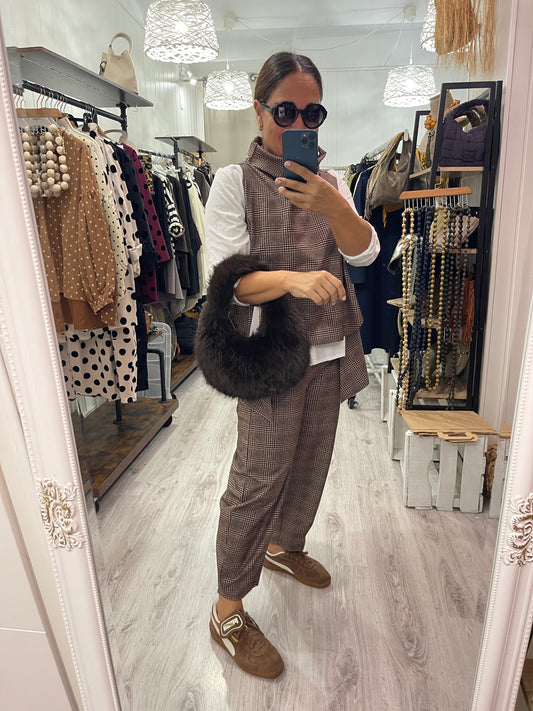 Bolso Fluffy mini chocolate - con cadena bandolera