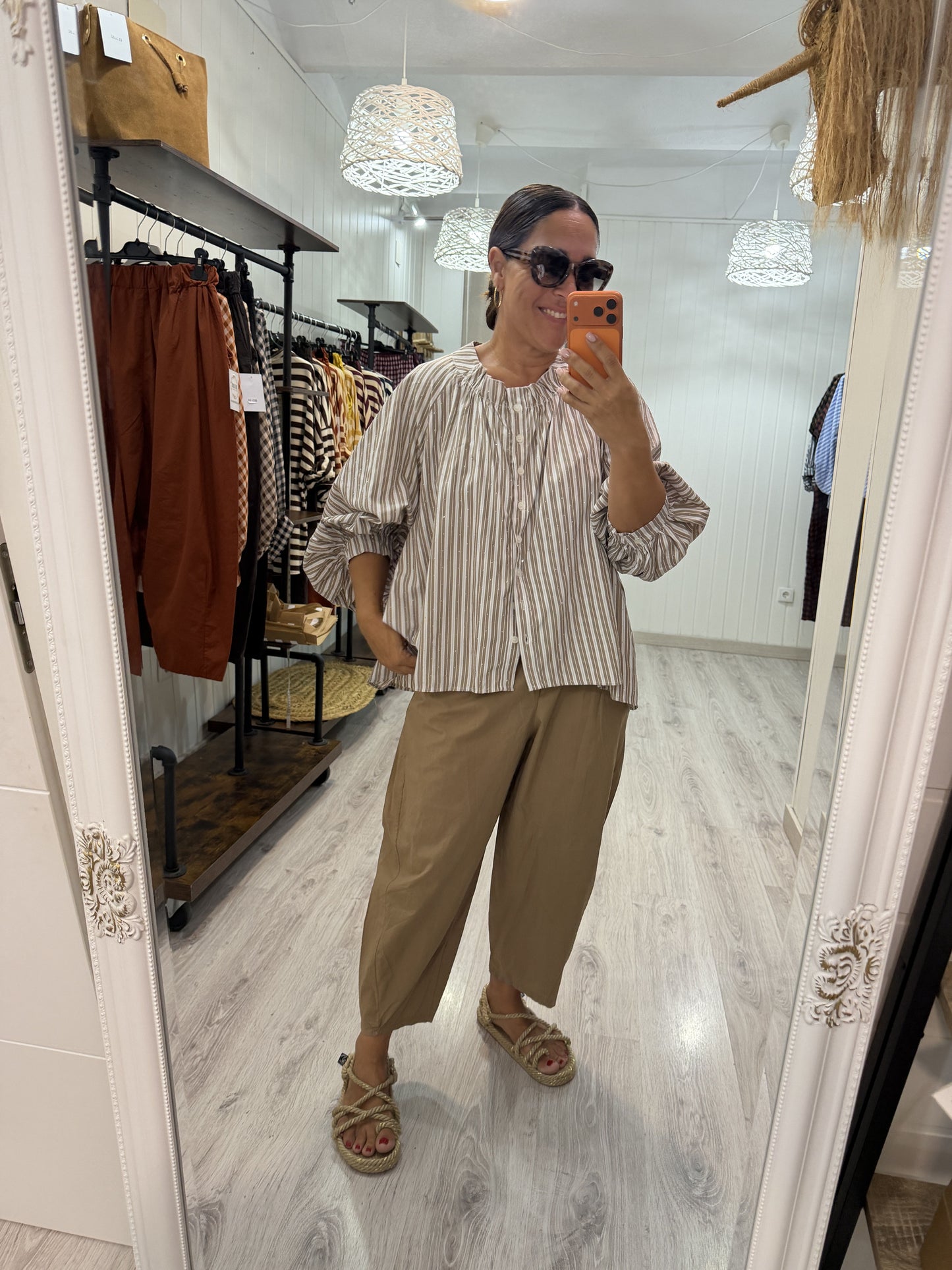 Blusa Tokio milrayas strass camel