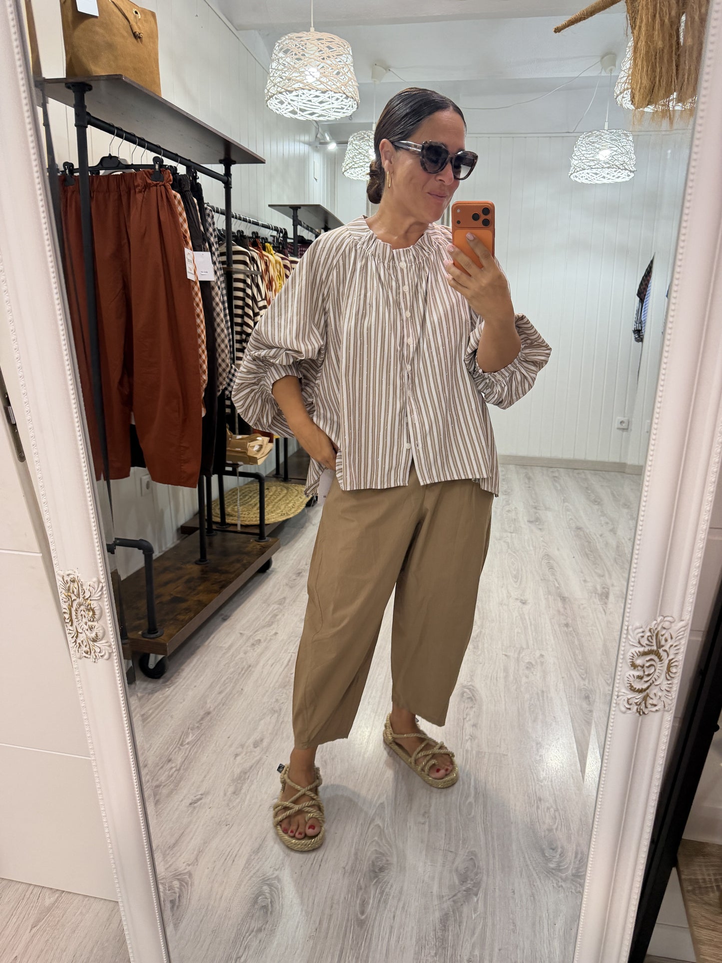 Blusa Tokio milrayas strass camel