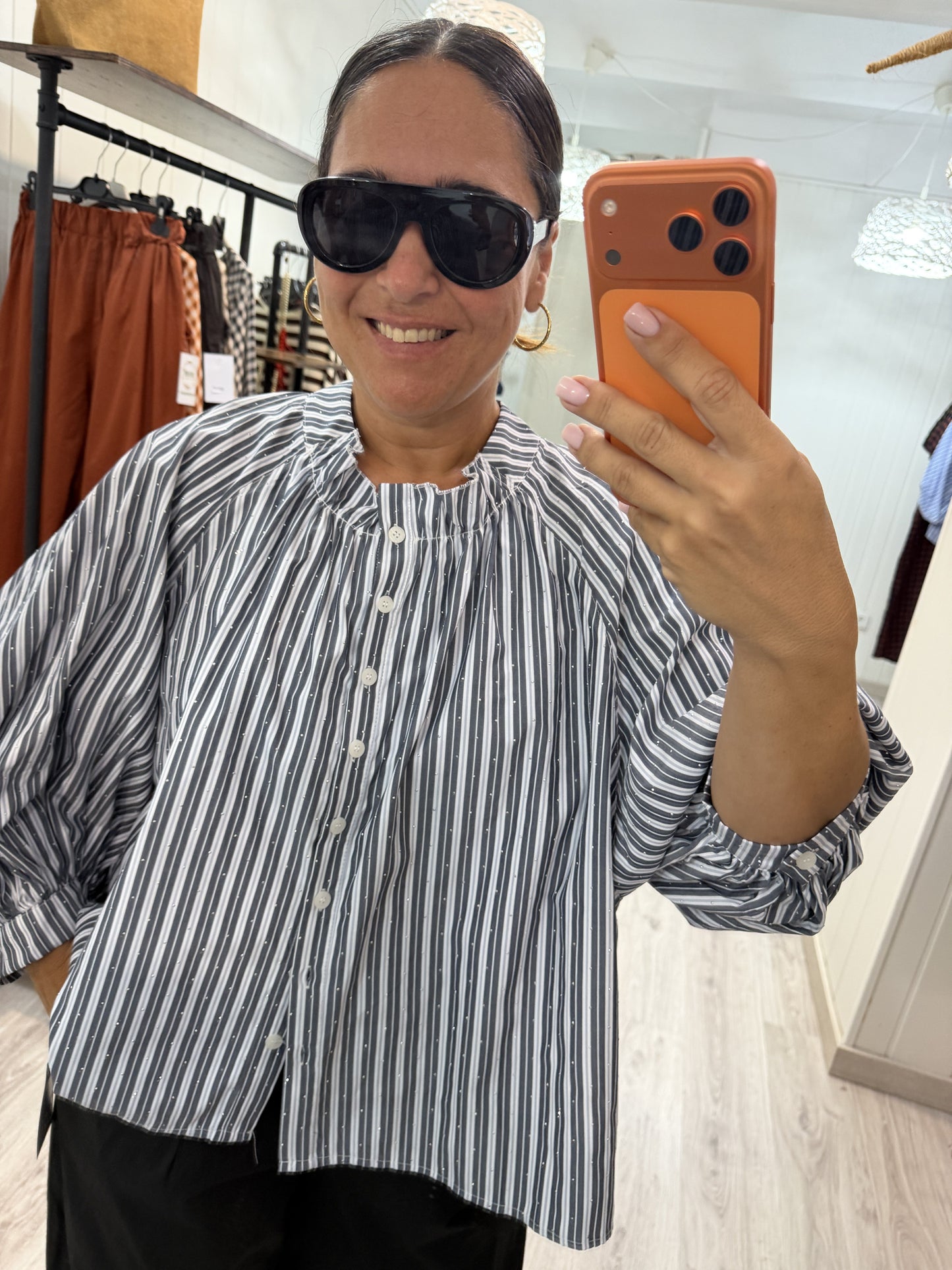 Blusa Tokio milrayas strass negro