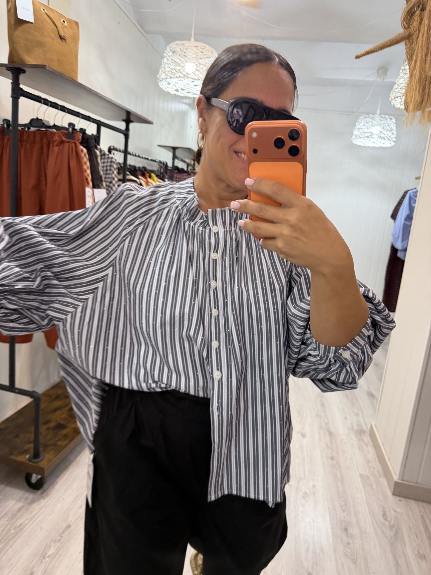 Blusa Tokio milrayas strass negro