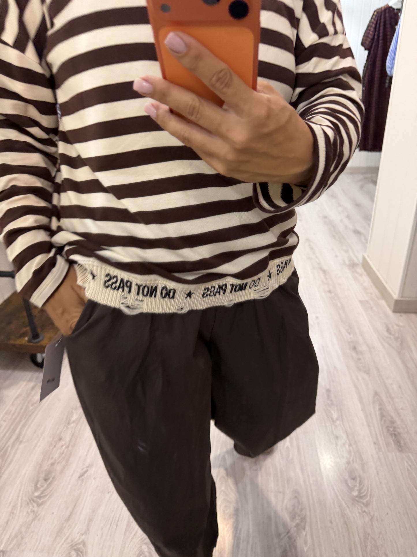 Sudadera Navy Do not Pass chocolate