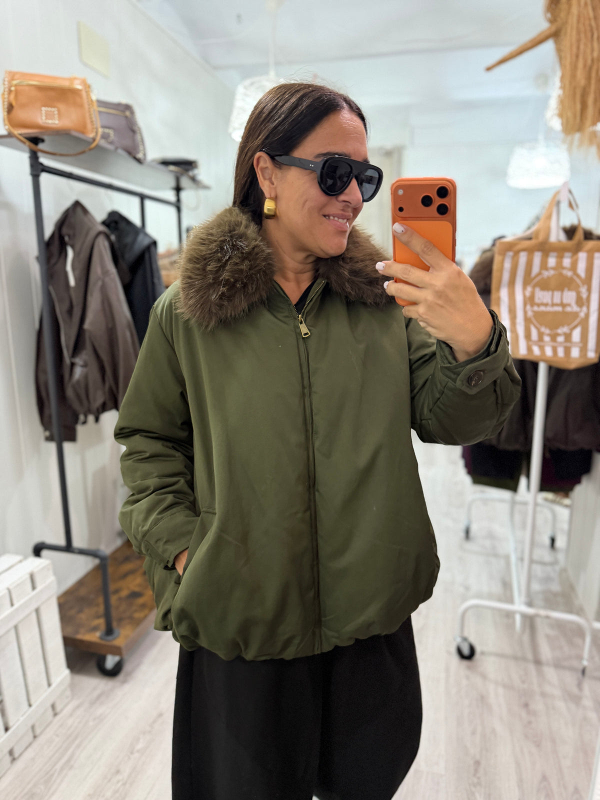 BOMBER OVERSIZE CUELLO PELO EXTRAÍBLE KAKI