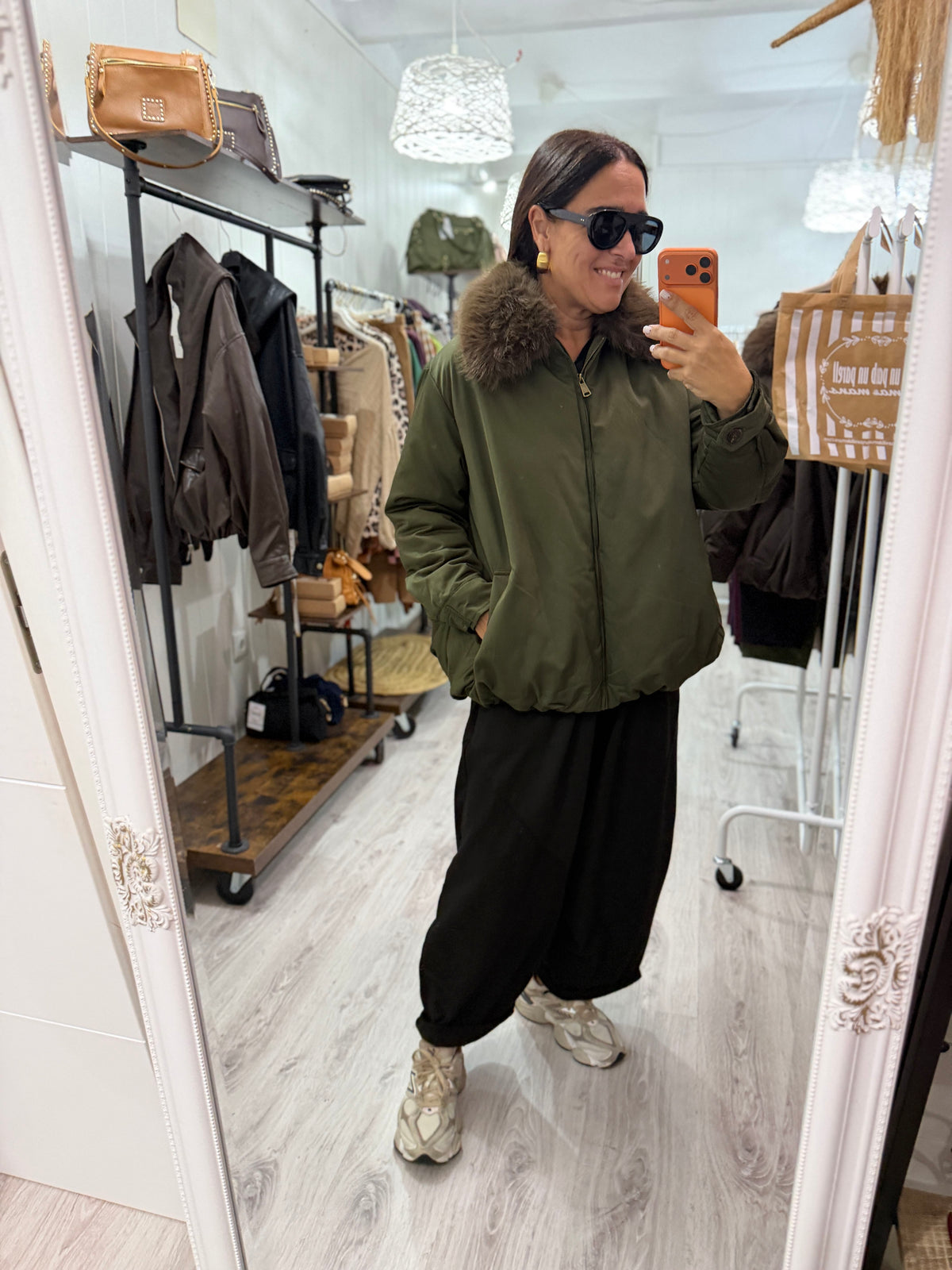 BOMBER OVERSIZE CUELLO PELO EXTRAÍBLE KAKI