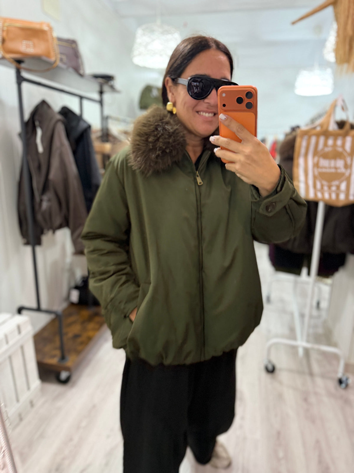 BOMBER OVERSIZE CUELLO PELO EXTRAÍBLE KAKI