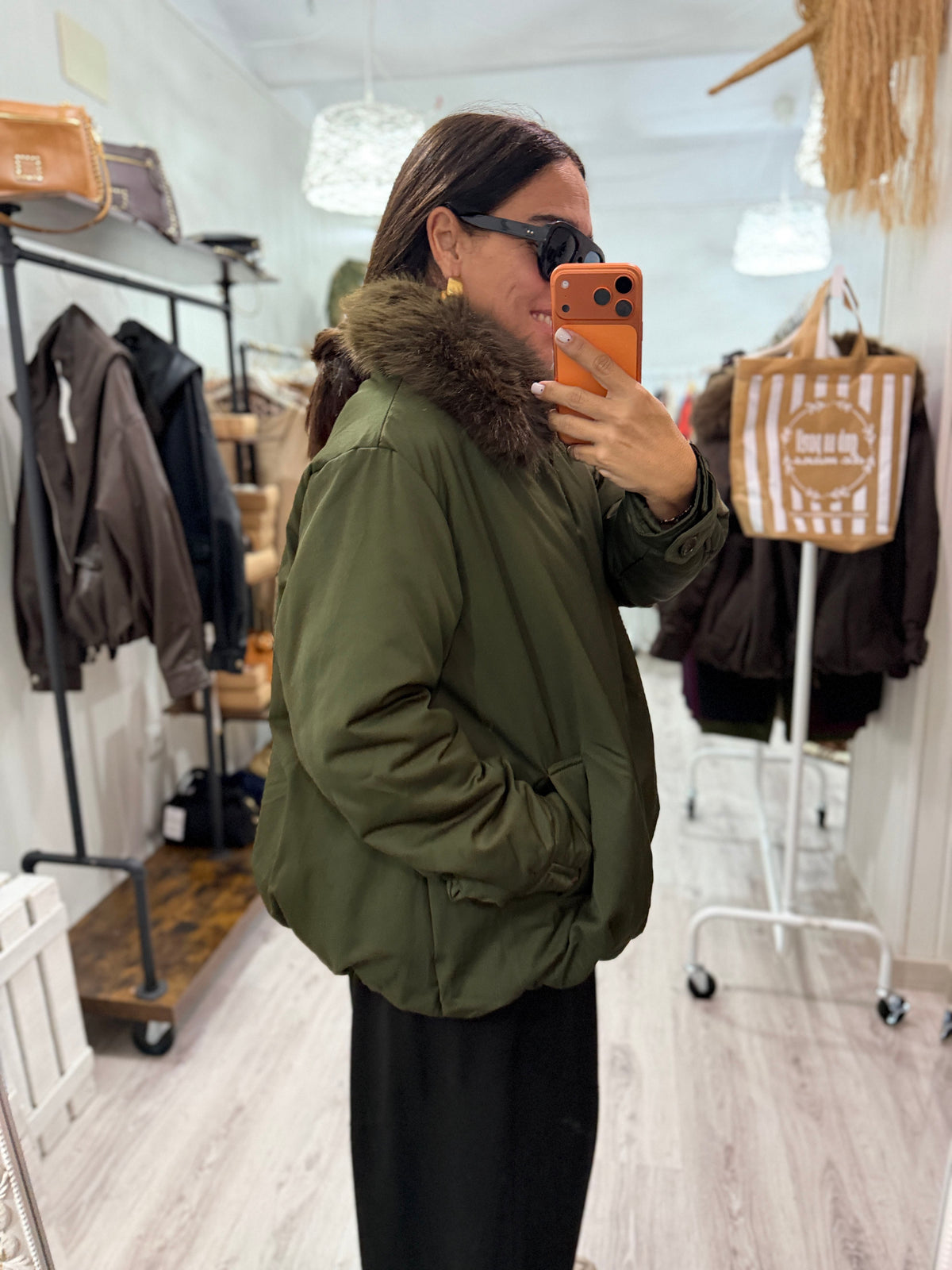 BOMBER OVERSIZE CUELLO PELO EXTRAÍBLE KAKI