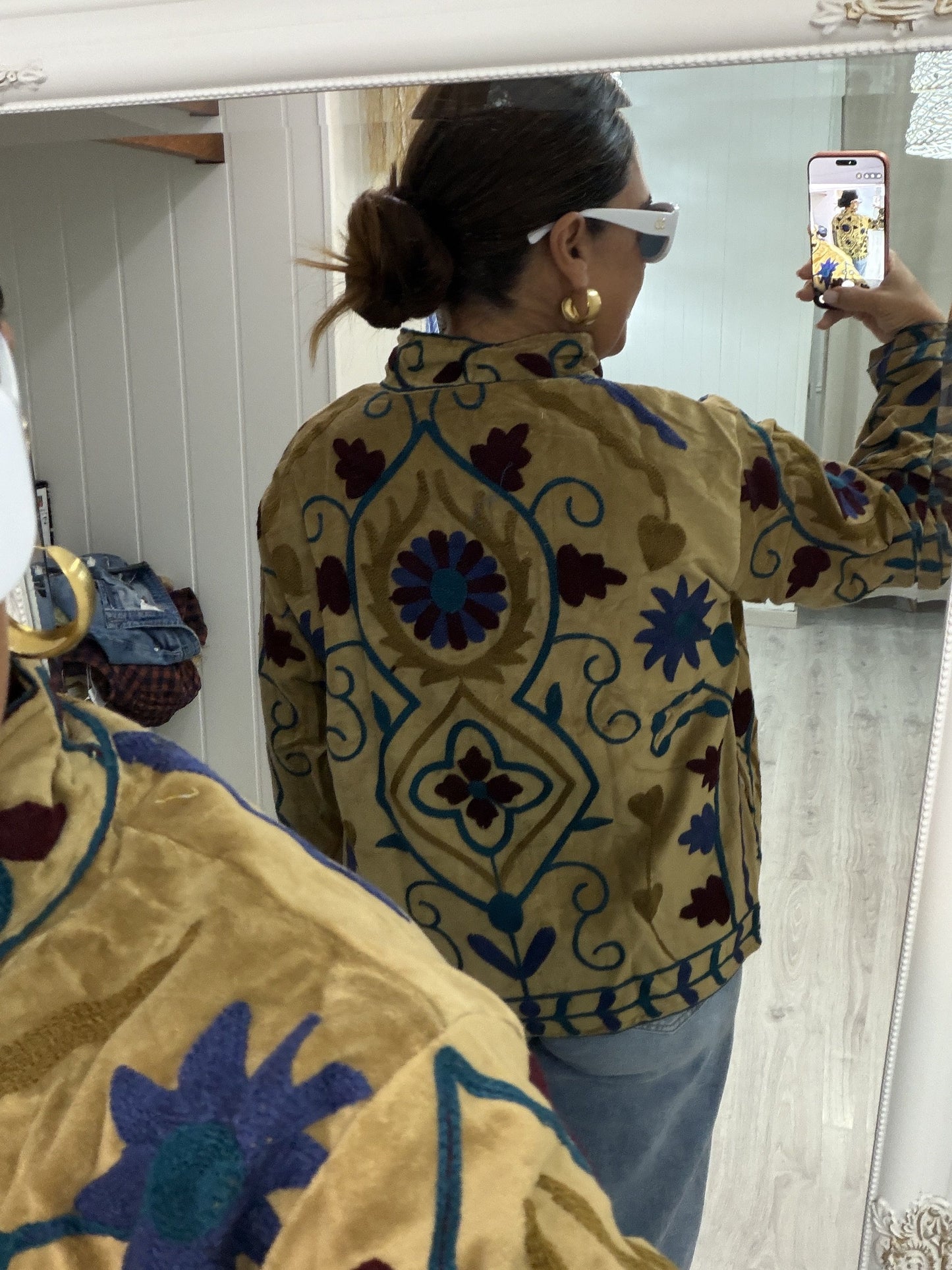 Chaqueta Suzani terciopelo ocre, burdeos y petróleo