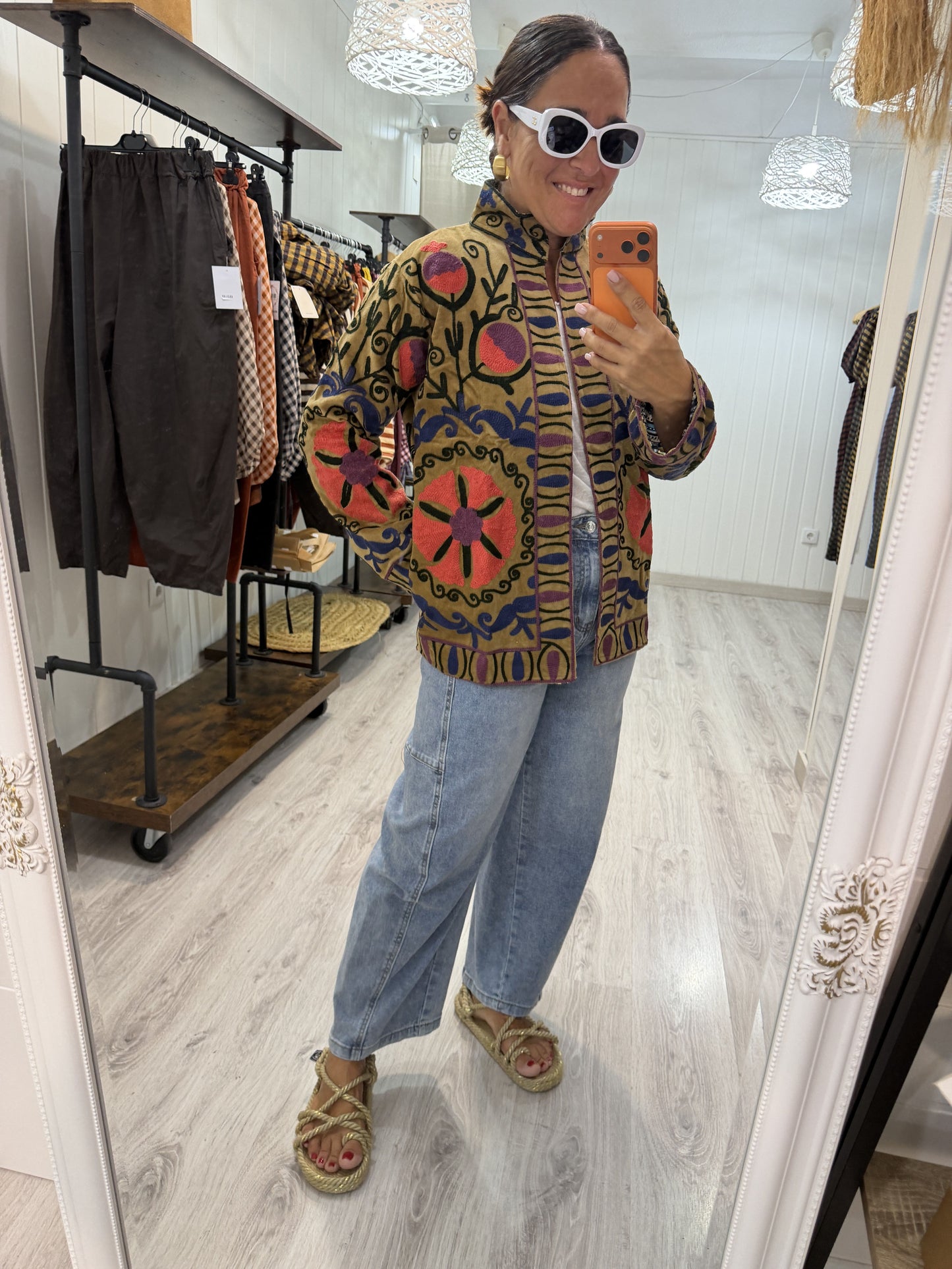 Chaqueta Suzani terciopelo ocre, salmón, azul y verde