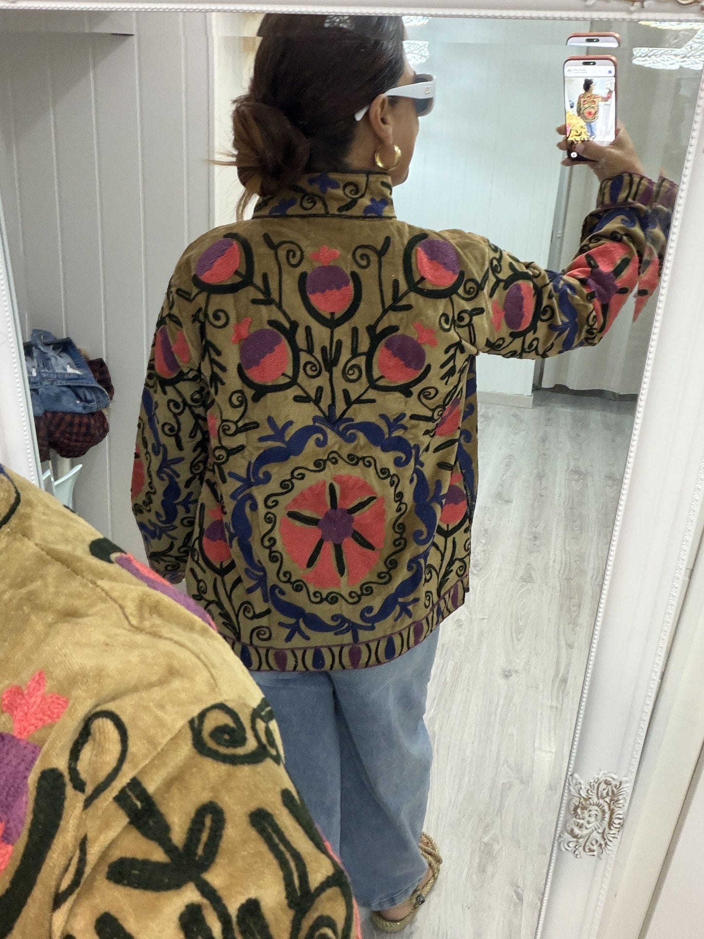 Chaqueta Suzani terciopelo ocre, salmón, azul y verde