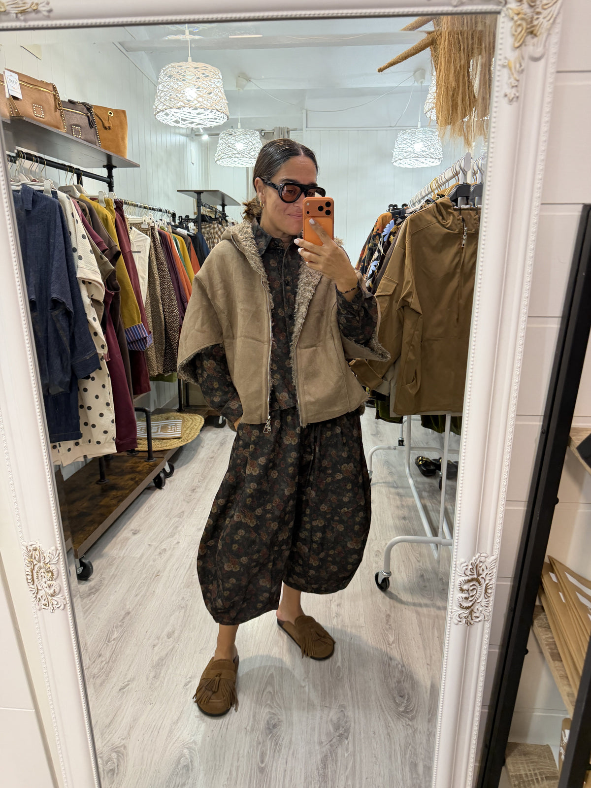 Poncho reversible borreguito y antelina taupe