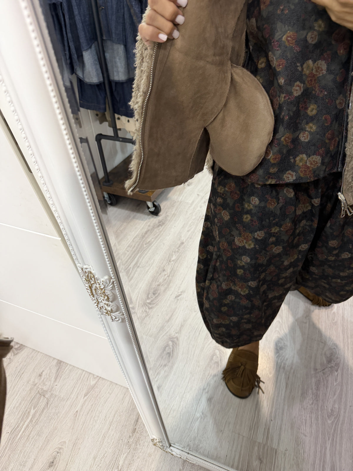 Poncho reversible borreguito y antelina taupe