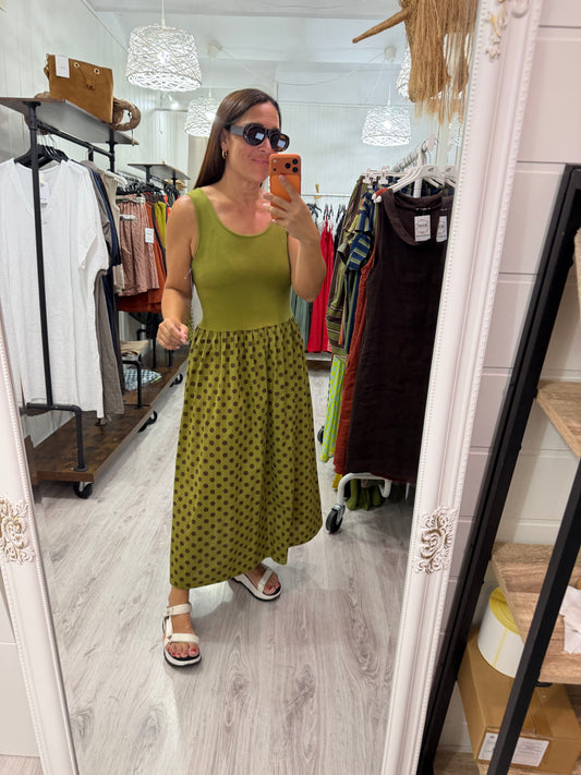 Vestido Cuerpo topos oliva