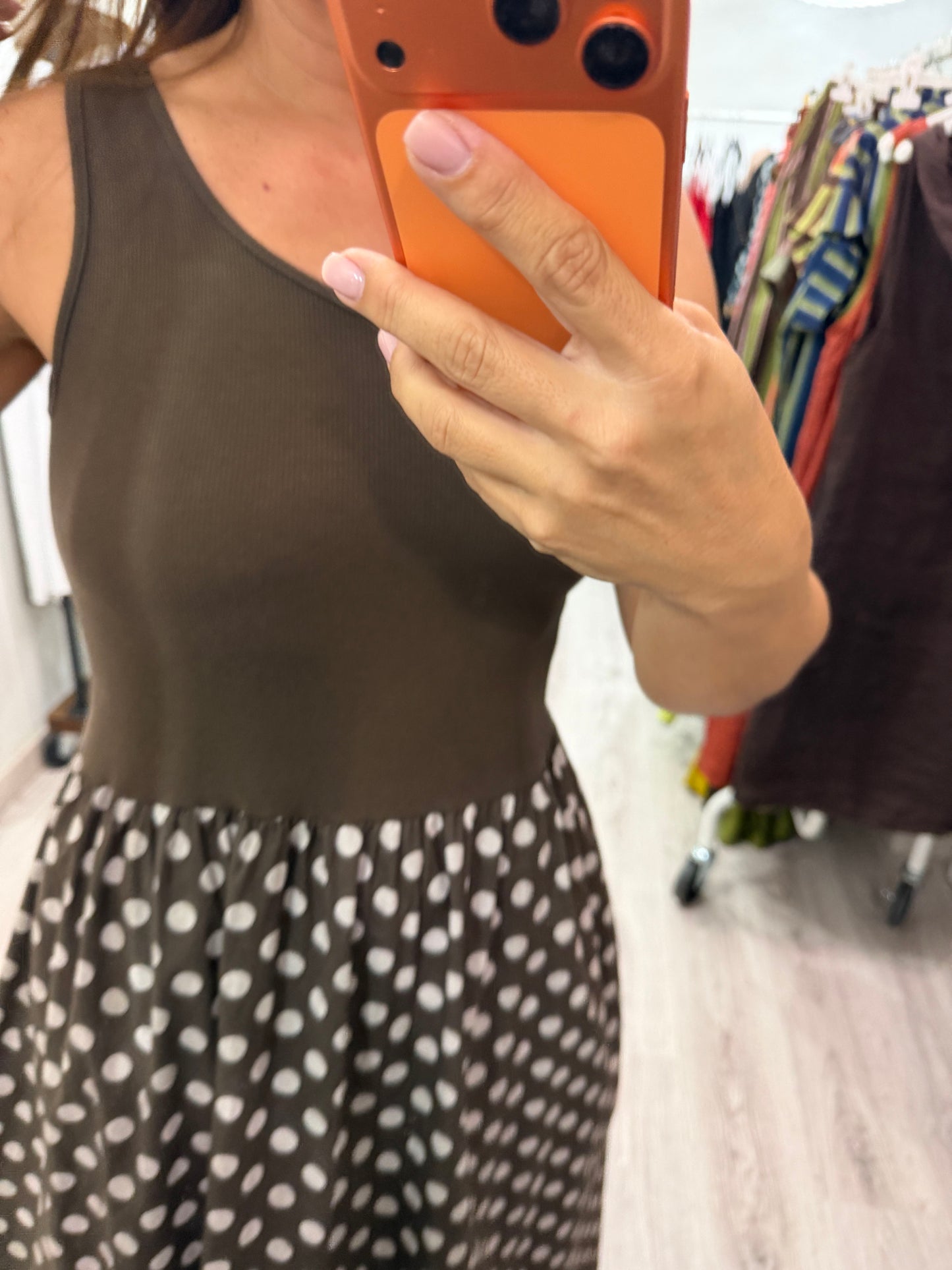 Vestido Cuerpo topos chocolate
