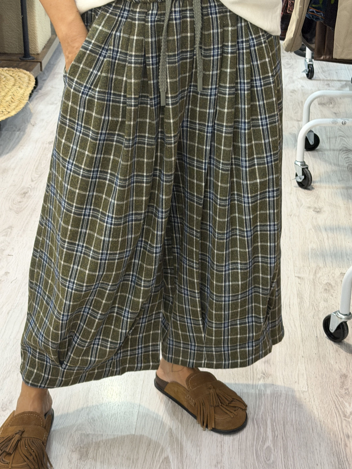 Pantalón Fuji verde, azul y crema