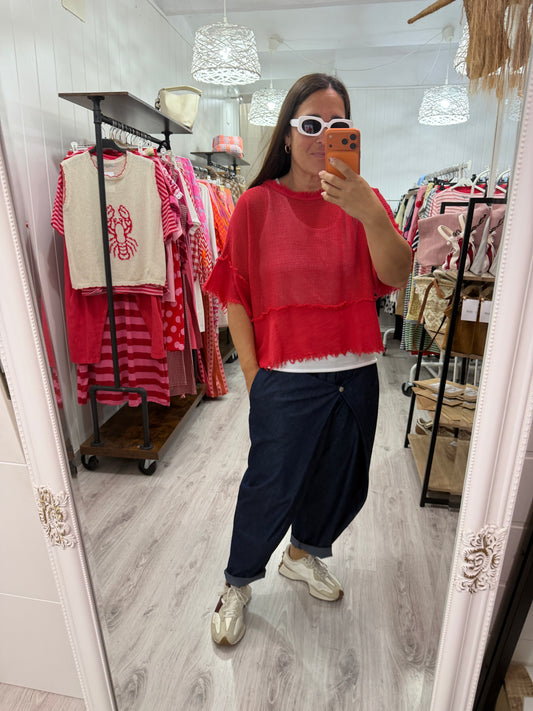 Camiseta Rejilla doble rojo · incluye básica tirantes blanca