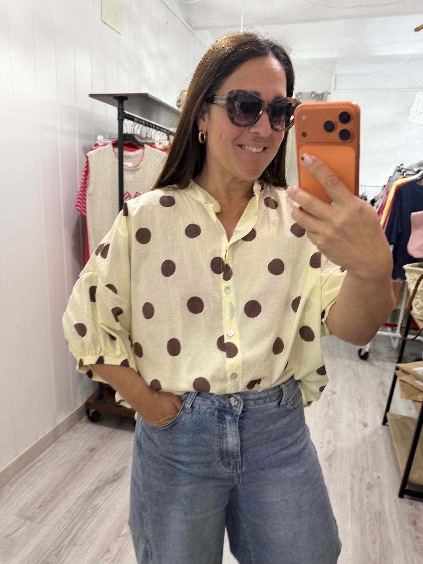 Blusa Marisa topos amarillo