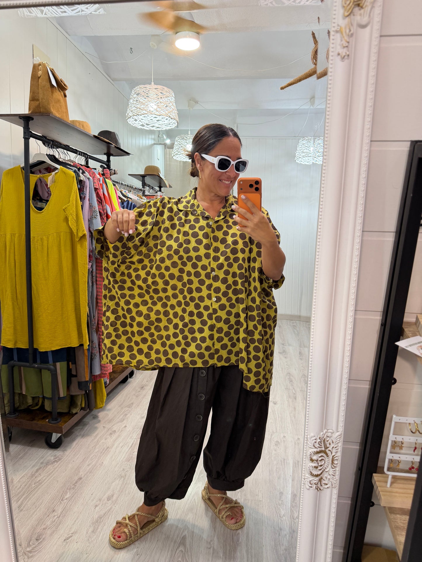 Blusón Lola oversize topos pistacho