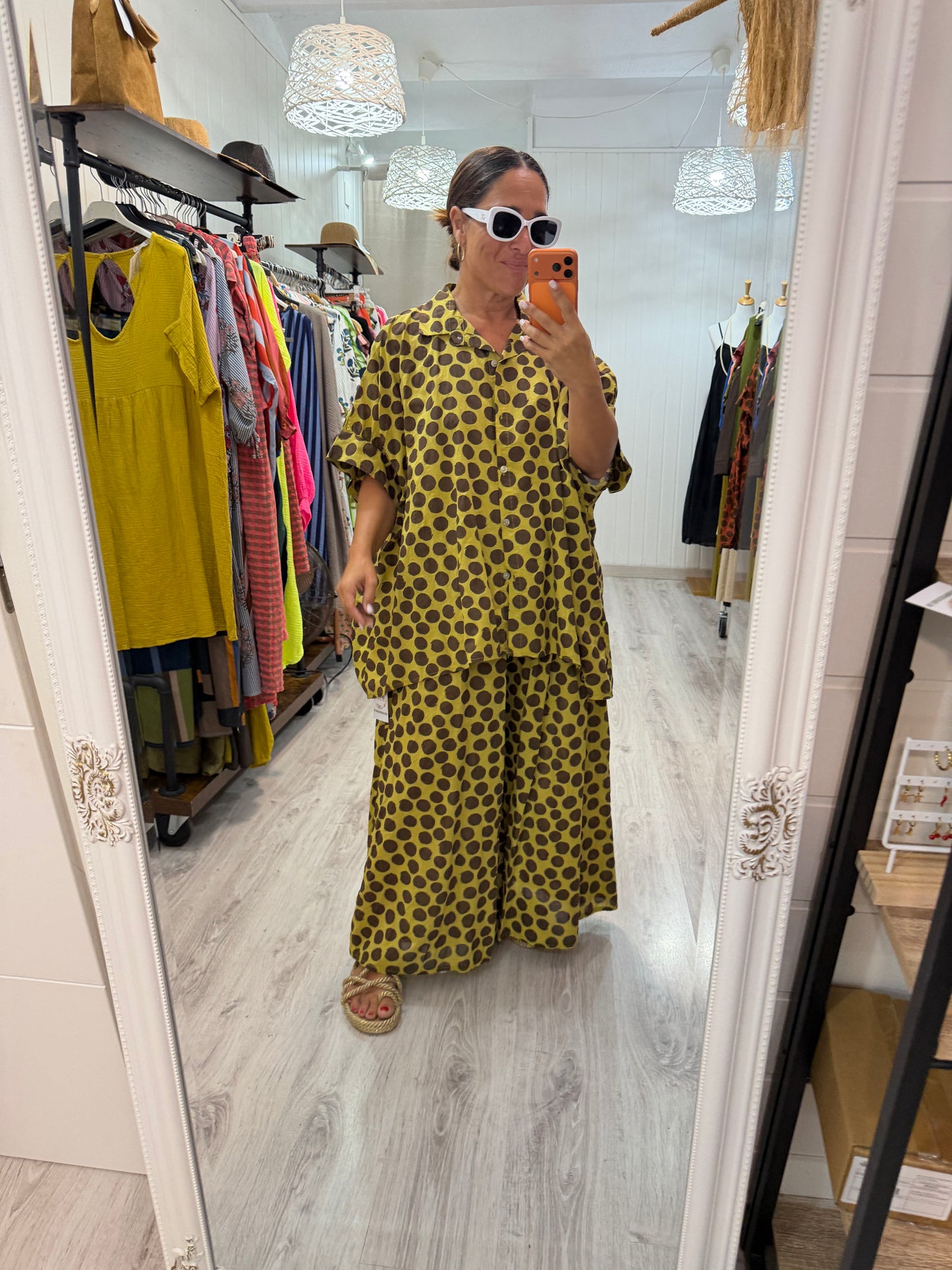 Pantalón Lola topos oversize pistacho