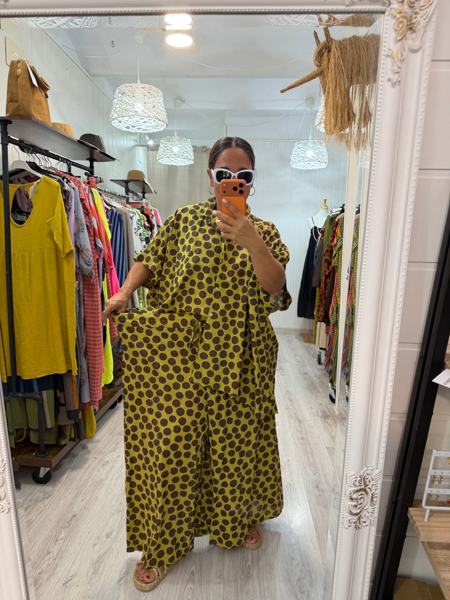 Pantalón Lola topos oversize pistacho
